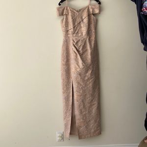 Aidan Mattox off-shoulder evening dress. Size US 4. Rose gold.